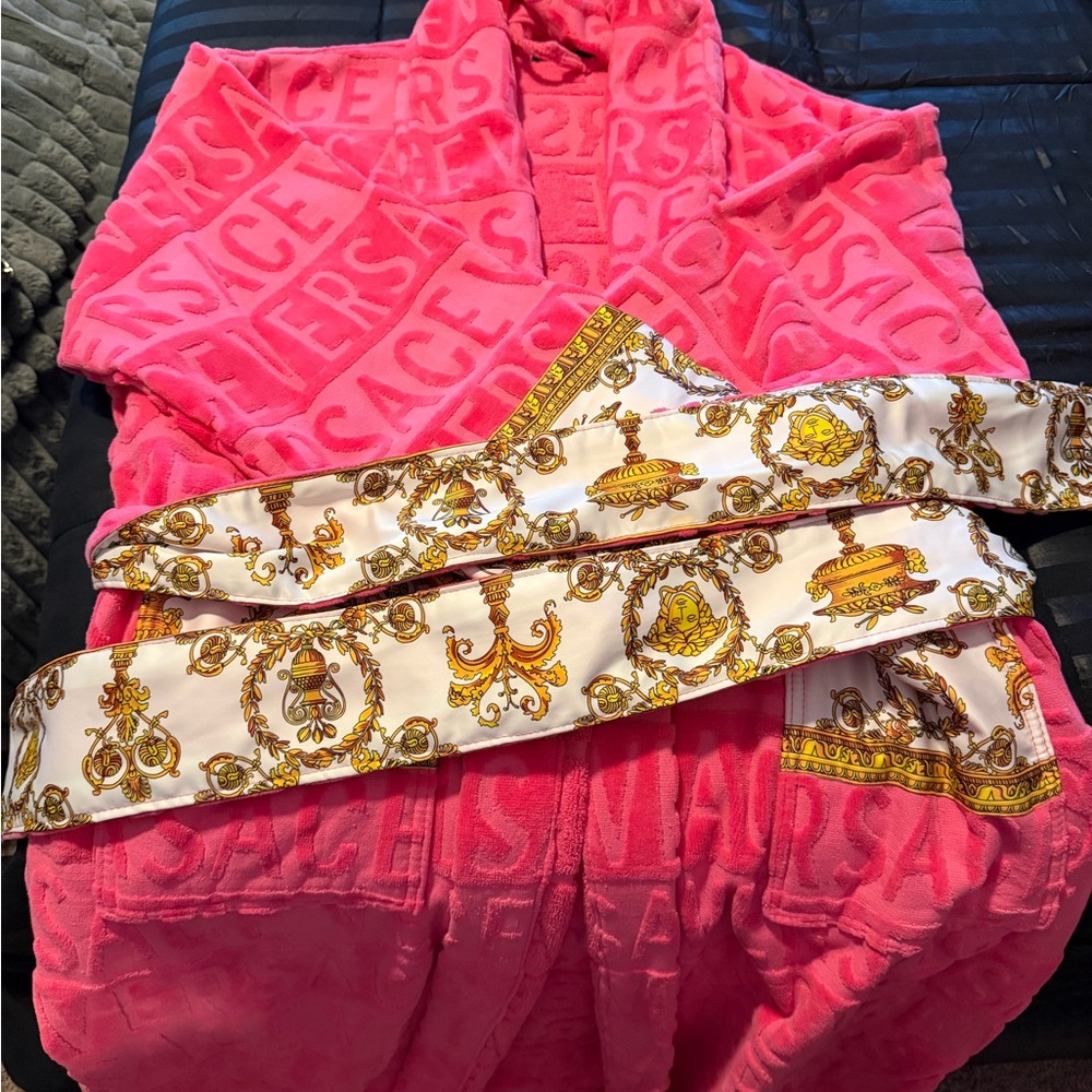 Versace Home Pink Medusa Jacquard Robe – Gifted – See Details